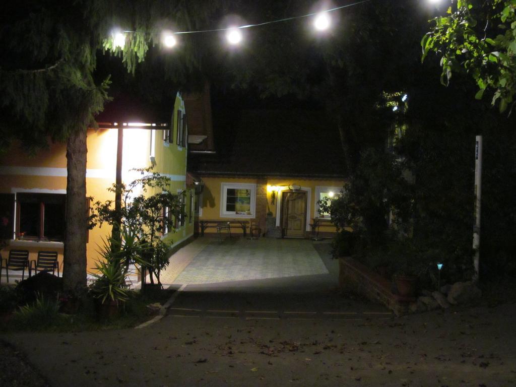Appartement Weingut Schoberhof Bad Gleichenberg Ruang foto