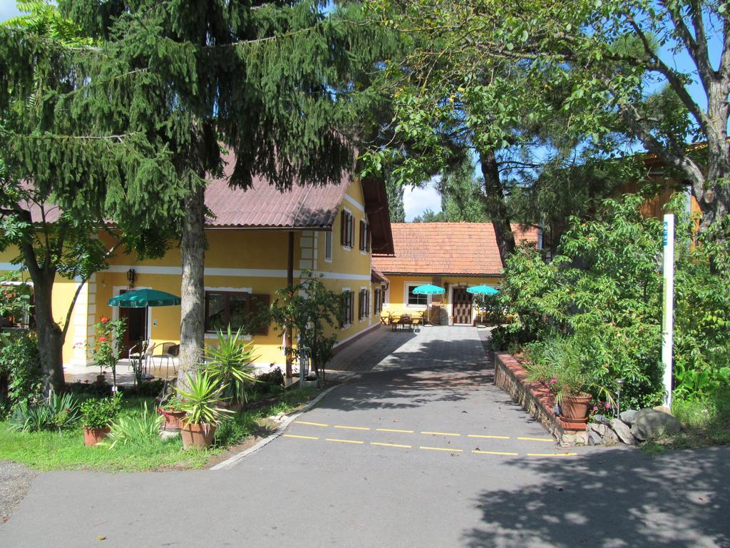 Appartement Weingut Schoberhof Bad Gleichenberg Ruang foto
